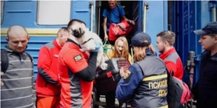 Ще 24 родини: на Волинь прибув другий евакуаційний потяг із Донеччини (фото)