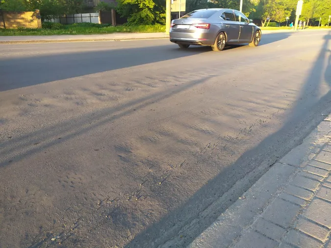 У Луцьку показали «дуже якісний» ремонт вулиці Захисників України (Гордіюк)