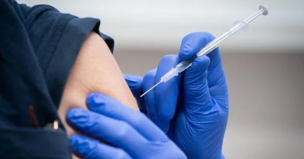 В Україні спростили COVID-вакцинацію підлітків: що змінилося
