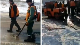Волинські "дорожники" з мітлами та лопатами ремонтують засніжену дорогу (відео)