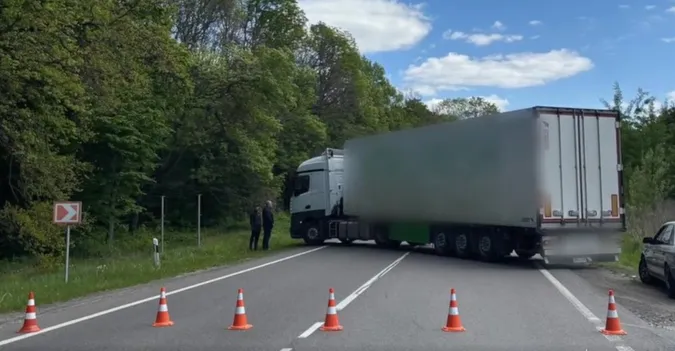 Погоня та декілька нарядів поліції: що насправді відбувалося біля Володимира (відео)