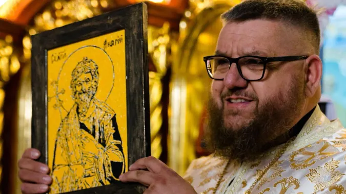 Здав понад 20 літрів крові за 25 років: священник з Волині став Заслуженим донором України