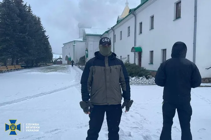 На Волині СБУ проводить обшуки в монастирях УПЦ «МП» (фото, відео)