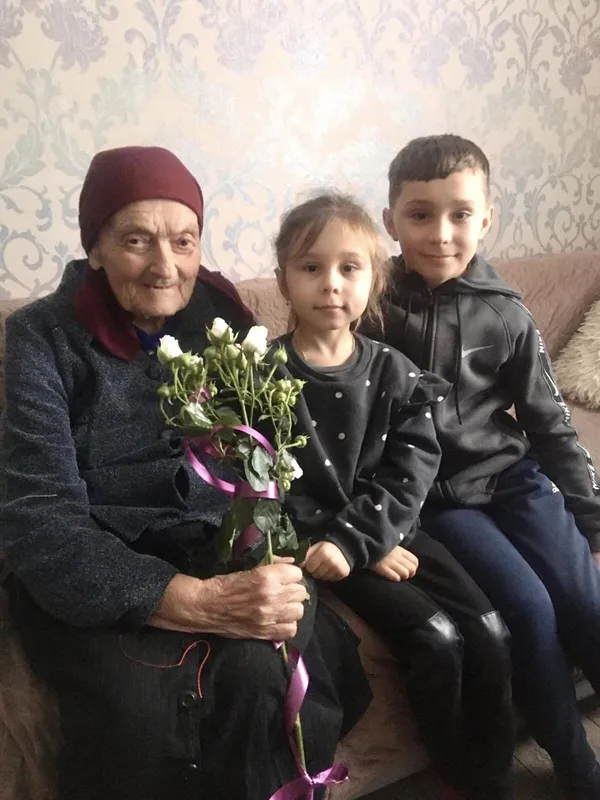 35 років у хірургії: на Волині привітали іменинницю-довгожительку