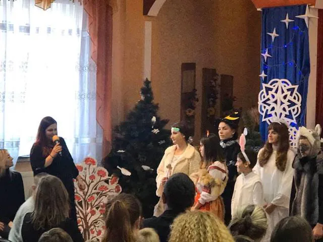 Студенти-міжнародники Лесиного вишу організували свято Миколая дітям із дитбудинку (фото)
