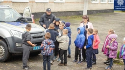 На Волині патрульні розповіли дітям про правила дорожнього руху (фото)