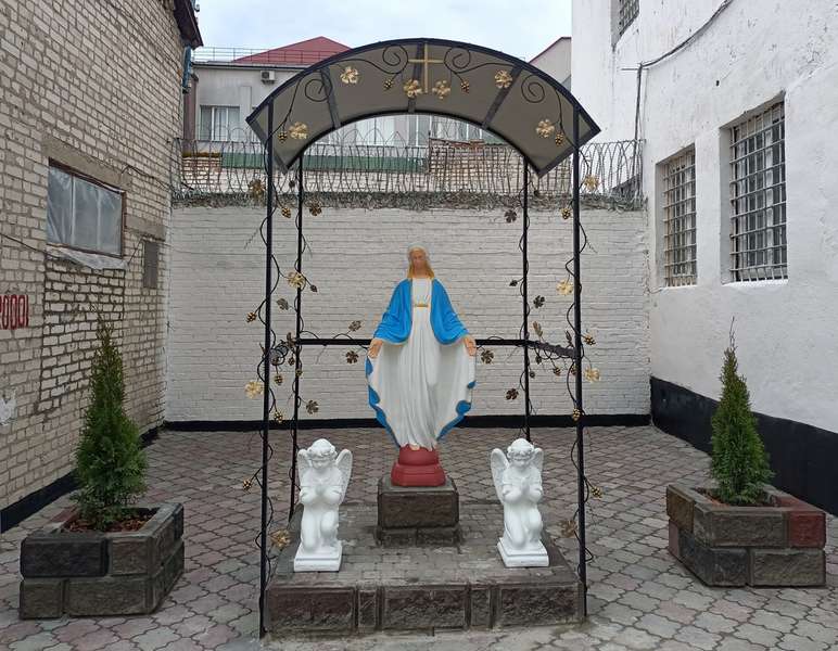 Діва Марія «поселилася» у Луцькому СІЗО (фото)