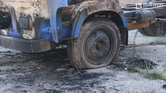 Біля «Чевермето» у Луцьку – прильот: кадри з місця влучання