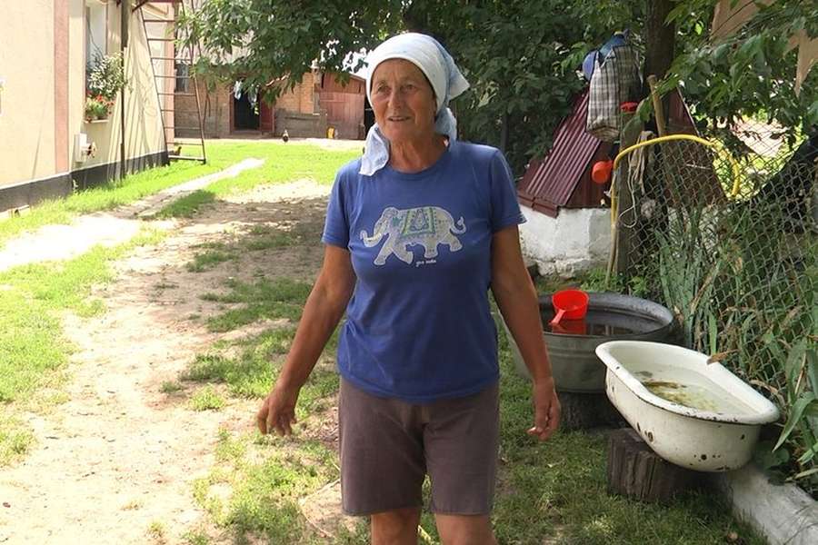 Жителька села Роговичі Людмила Нечипорук