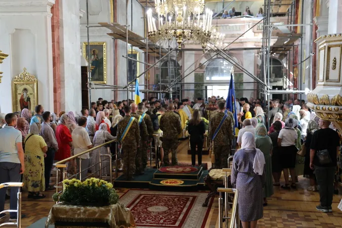 У Луцьку в останню дорогу провели героя Романа Самусіка (фото)