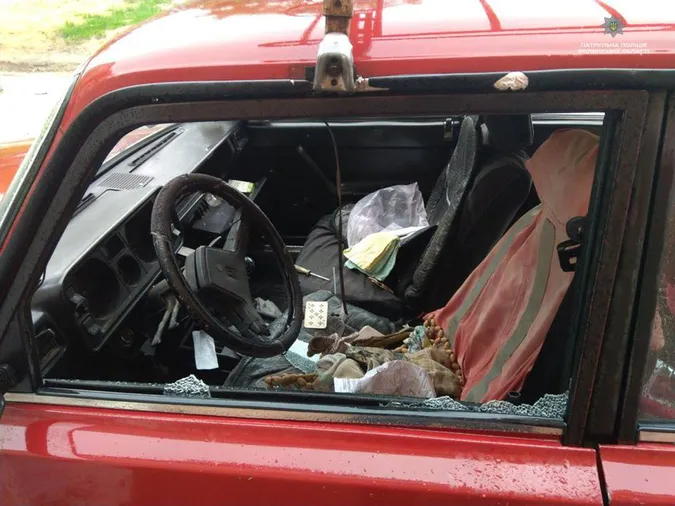 Вандали у Луцьку активно «трощать» автівки (фото)