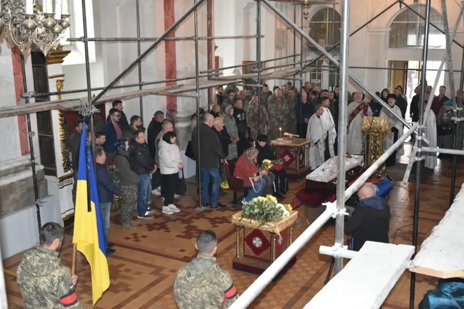 У Луцьку попрощалися з полеглим на Херсонщині Андрієм Булгаковим (фото)