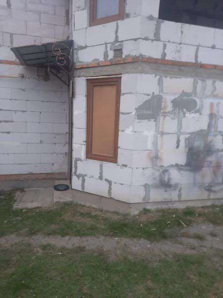 Внаслідок ракетних ударів у Луцьку пошкоджено 12 будинків (фото)