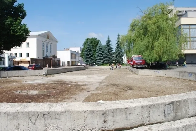 У Луцьку просять відновити фонтан на Театральному майдані