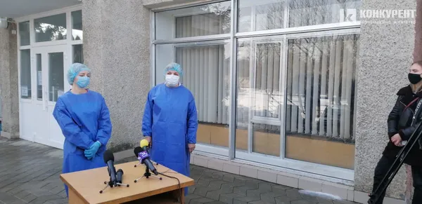 Луцька лікарка розповіла, як відбувається процедура щеплення проти COVID