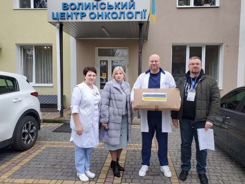 Благодійники передали гуманітарну допомогу медзакладам Волині (фото)