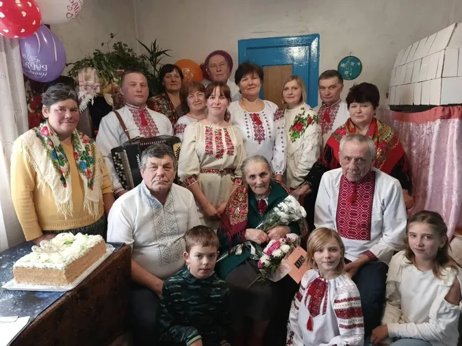 Пережила 10 років заслання в Сибіру: довгожителька з Волині відзначила 90-річчя (фото)