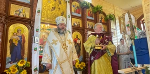 Митрополит Луцький та Волинський освятив новий іконостас (фото)