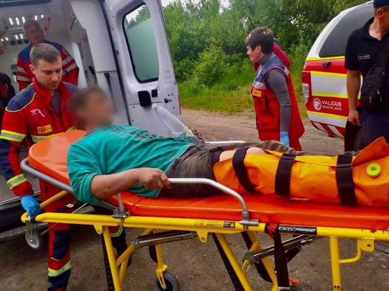 На Київщині водій трактора підірвався на міні російських окупантів