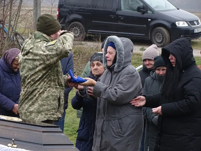 На Волині попрощалися із померлим воїном Денисом Гаврилюком (фото)
