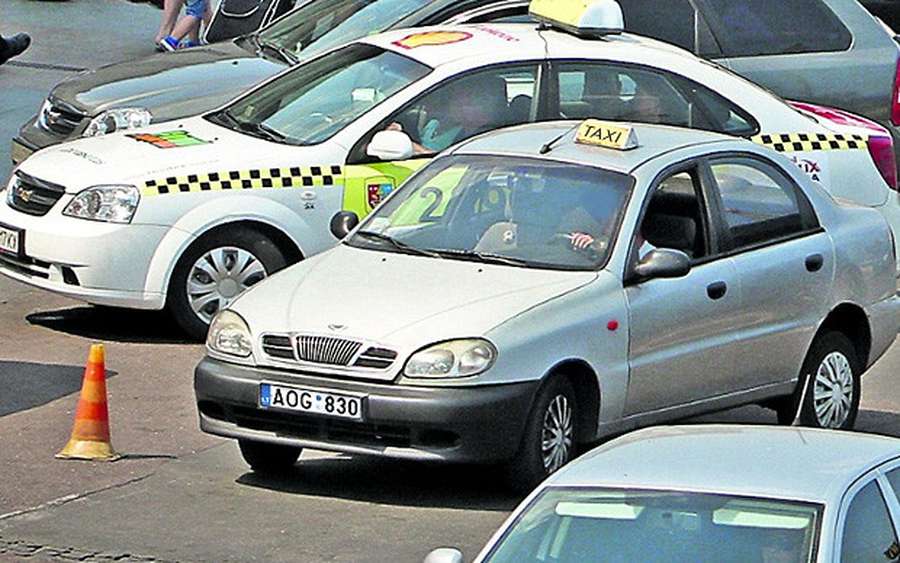 Нелегальні таксі у Луцьку: схеми, ризики та наслідки для пасажирів 