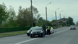 У Луцьку на вулиці Дубнівській сталася аварія – на місці працює поліція (відео)