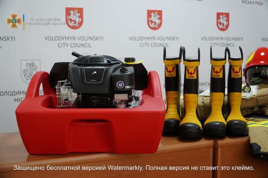 Володимирським рятувальникам передали спецобладнання на майже пів мільйона гривень (фото)