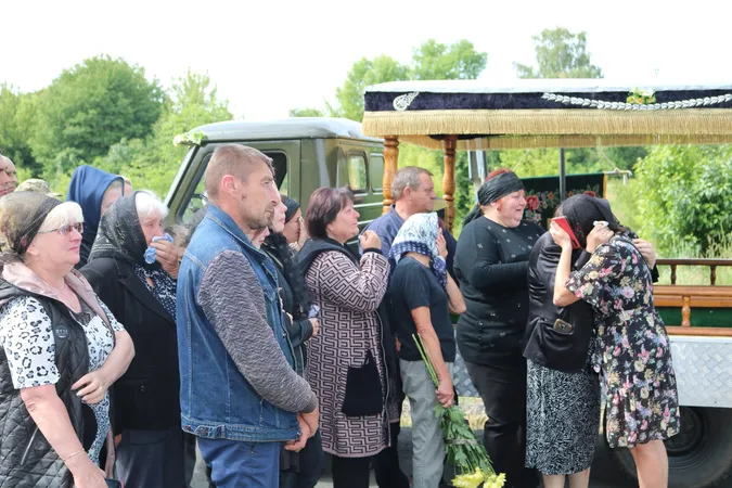 У Луцькому районі віддали останню шану Герою Володимиру Шоцькому (фото)