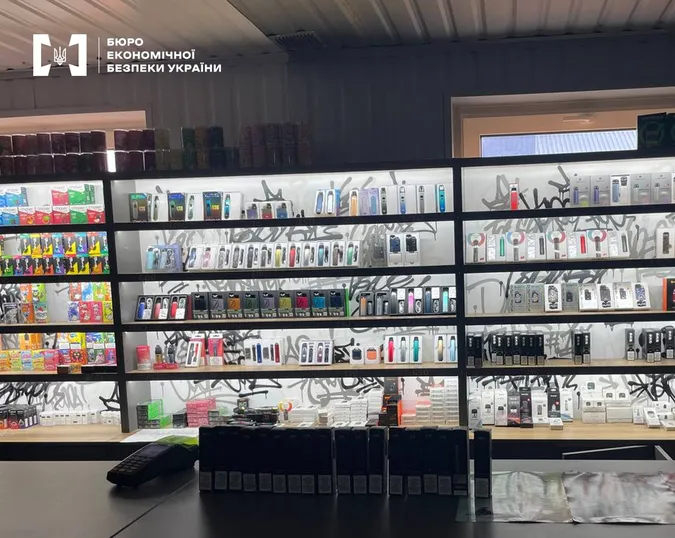 У Луцьку продавали «ліві» рідини для електронних сигарет (фото)