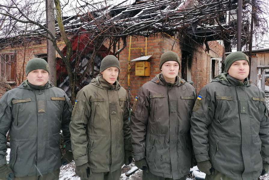 Пожежа у Луцьку: є врятований та загиблий (фото)