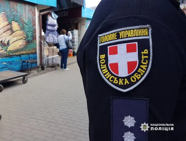 Поліція влаштувала рейд найбільшими ринками Луцька (фото)