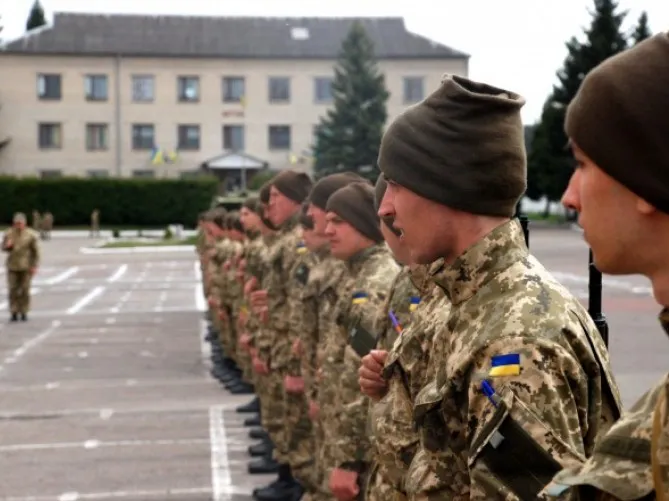 За проникнення на територію луцького військкомату каратимуть