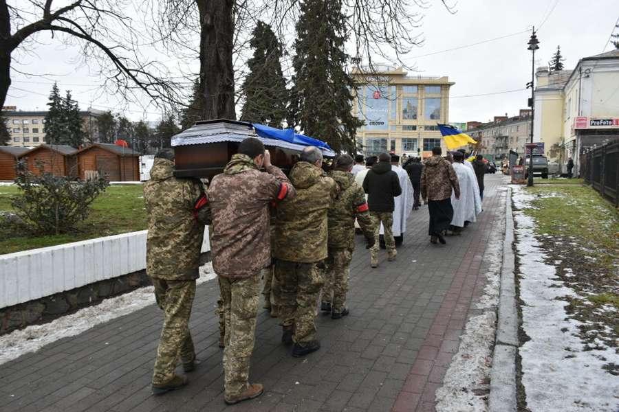 У Луцьку попрощалися із загиблим на Луганщині Олександром Вдовичем (фото)