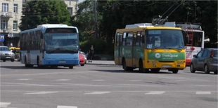 У Луцьку – скандал через водія автобуса, який «виставив» дітей загиблого героя (відео)