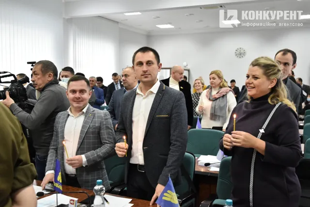 Пластуни принесли Вифлеємський вогонь у Луцьку міську раду (фото)