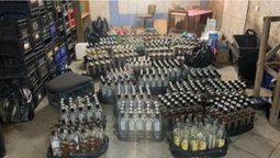 Збували на Волині та Київщині: правоохоронці "накрили" цехи із "лівим" алкоголем (фото)