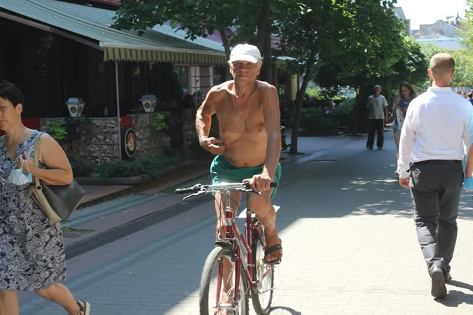 Спека у Луцьку. 20+ ідеально літніх фото