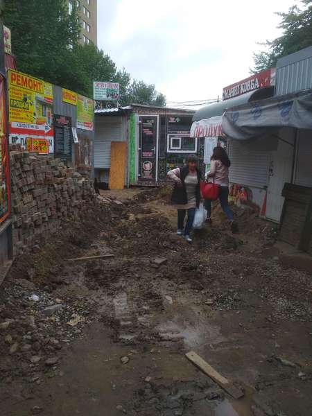 Лучани розкритикували ремонт на ринку біля «Лучеська» через небезпеку (фото)