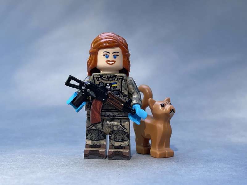 Ритейлер LEGO присвятив фігурки українським жінкам-військовим