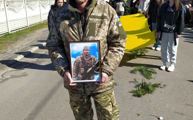 На Волині попрощалися із воїном Віктором Демчуком (фото)