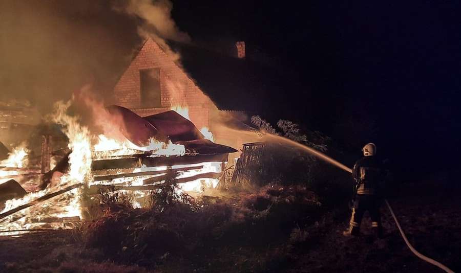 У селі під Луцьком вночі сталася пожежа (фото)