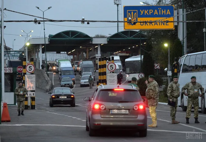 Якими пунктами пропуску їхати, щоб не натрапити на черги