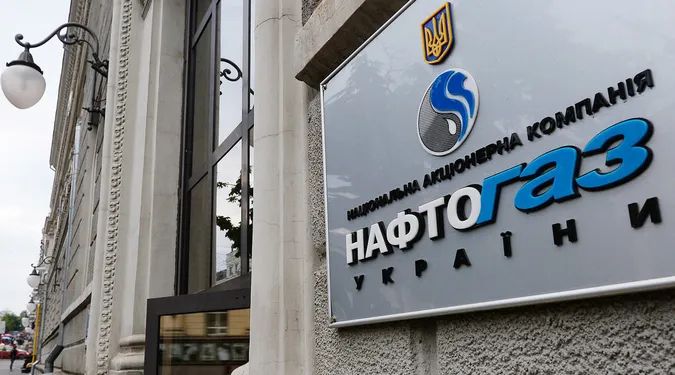 Кабмін близький до продовження контракту з Коболєвим