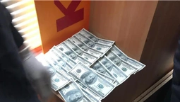Вимагав дві тисячі доларів: у Луцьку на хабарі спіймали адвоката (фото)