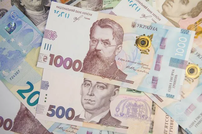 «Українці витрачають більше, ніж заробляють», – Держстат