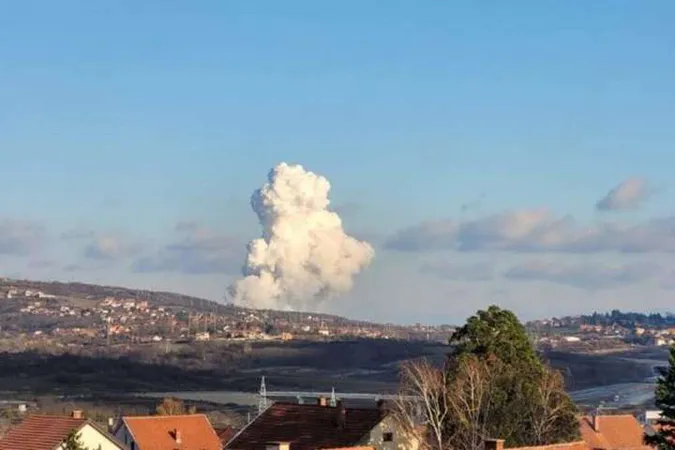 У Сербії прогримів вибух на ракетному заводі, є жертви (відео)