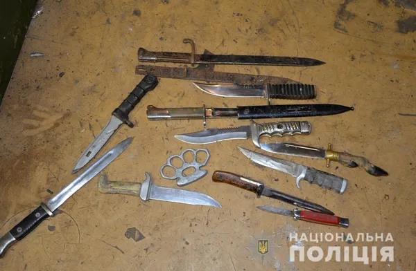 Волинські поліцейські перетворили зброю на брухт (фото)