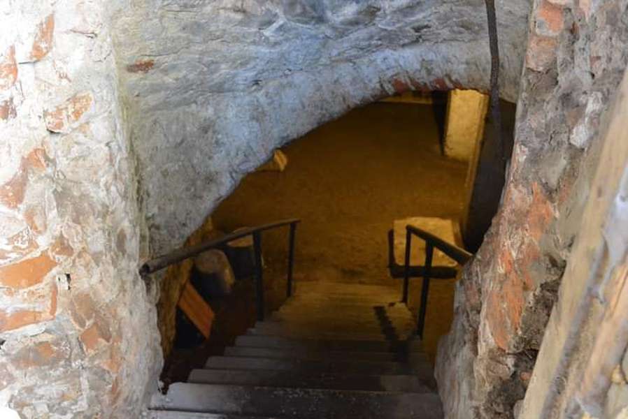 Показали перші фото підземель Олицького замку