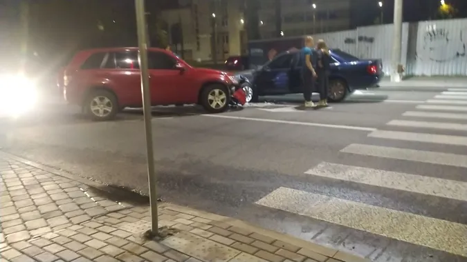 У Луцьку біля «Яровиці» зіткнулись два автомобілі (відео)