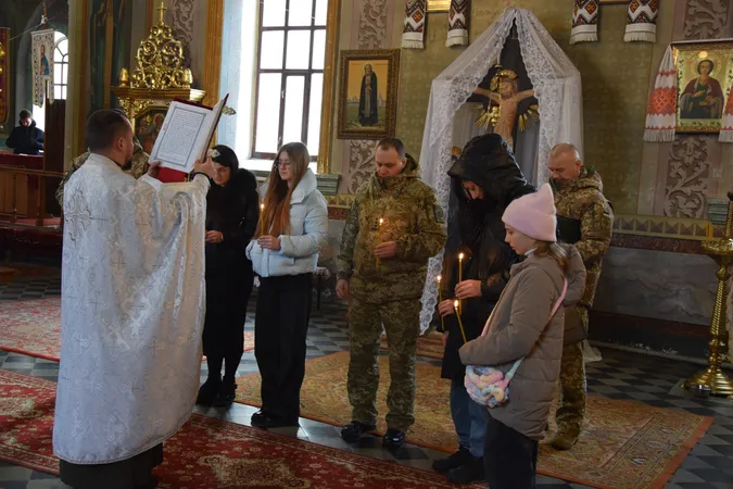 У Луцьку родинам загиблих прикордонників вручили їхні посмертні нагороди (фото)